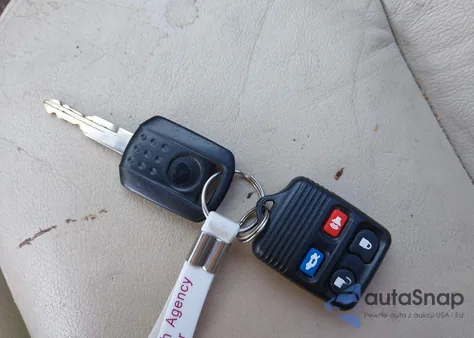 2007 Mercury Grand Marquis Ls z USA, uszkodzony, nr VIN 2MEFM75V77X643225